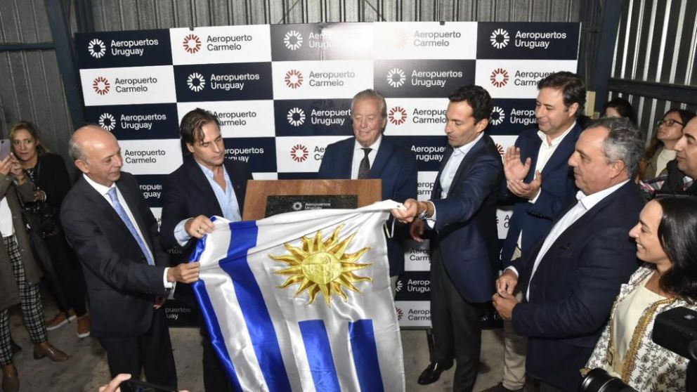 Martín Eurnekian, CEO de Corporación América Airports y Presidente de Aeropuertos Argentina 2000, colocó la piedra fundacional