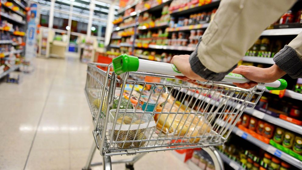 Inflación y pobreza: la canasta alimentaria porteña se disparó casi 10% en febrero