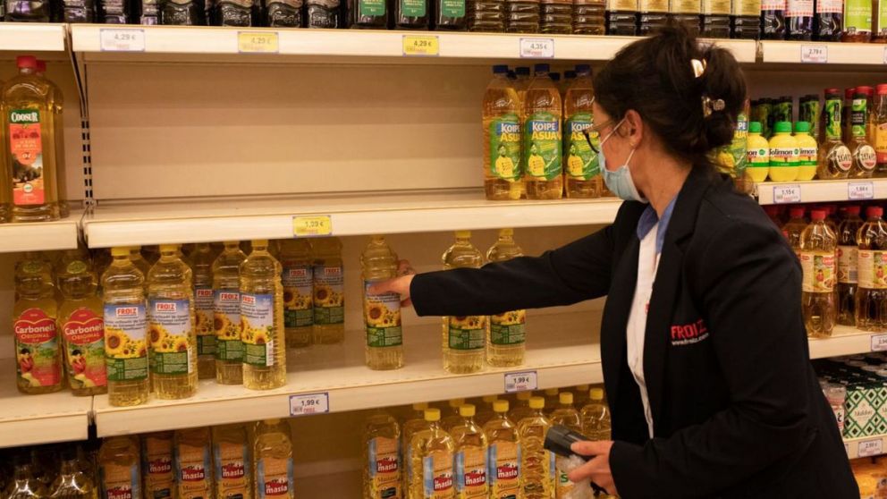 En España, los supermercados limitaron el acceso al aceite