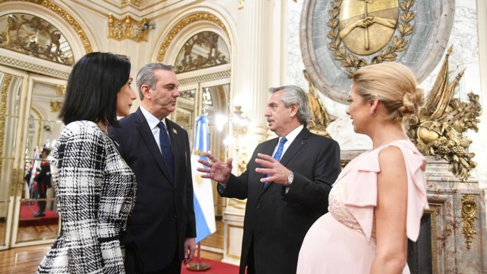 Fabiola Yáñez se reunió con la primera dama de República Dominicana