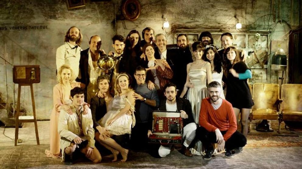 Actores y actrices fueron a despedirse del Sportivo Teatral, una imagen de su época dorada