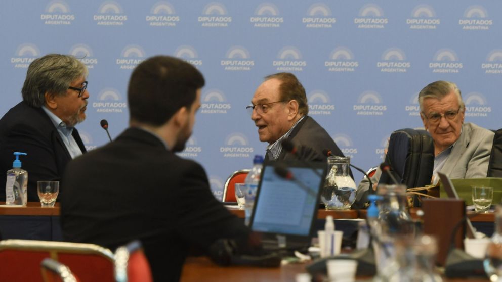 La CGT avala la suba de la edad jubilatoria y la CTA-A reclama investigar la deuda