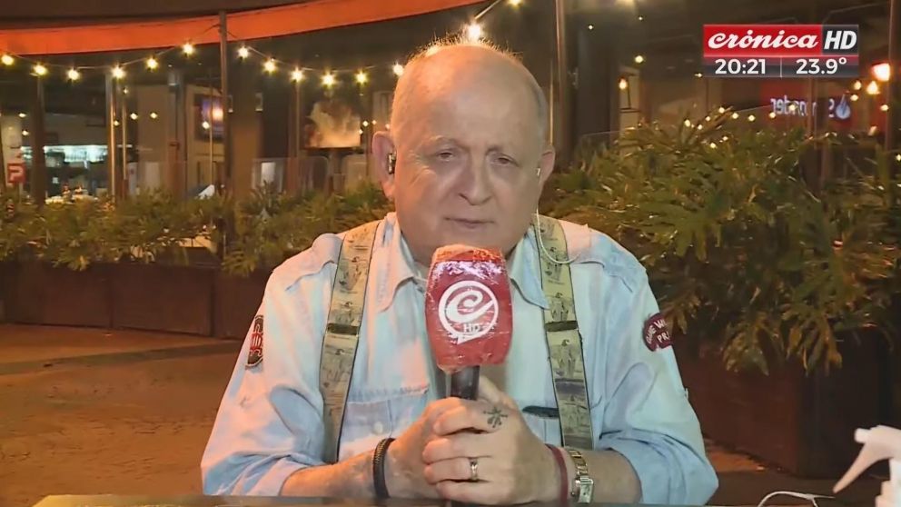 Chiche transmitiendo para Crónica HD desde el lugar de la noticia.