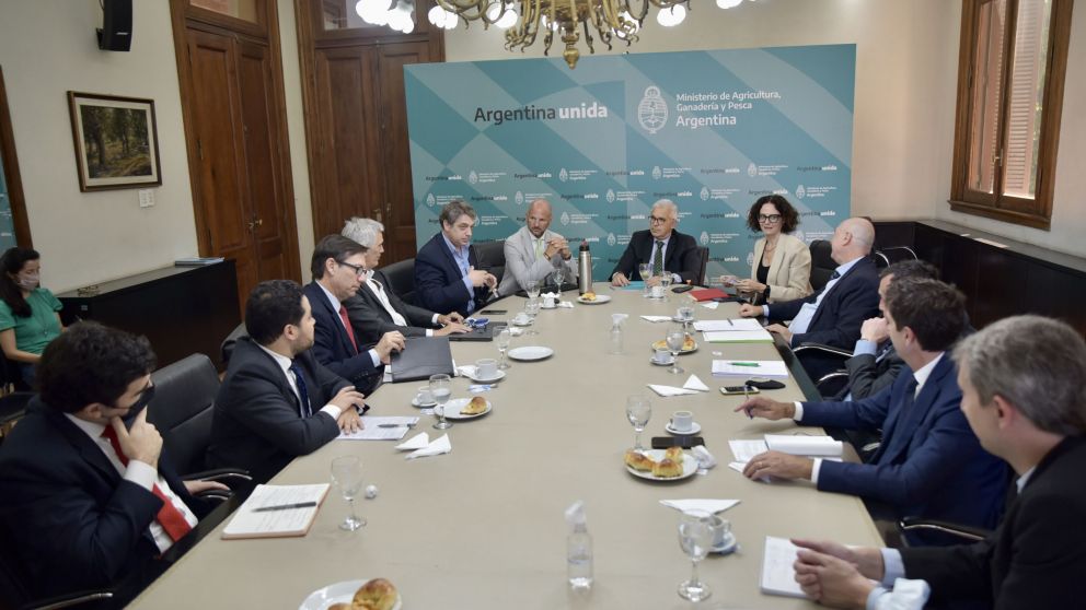 Domínguez y Bocco se reunieron con el embajador argentino en Rusia