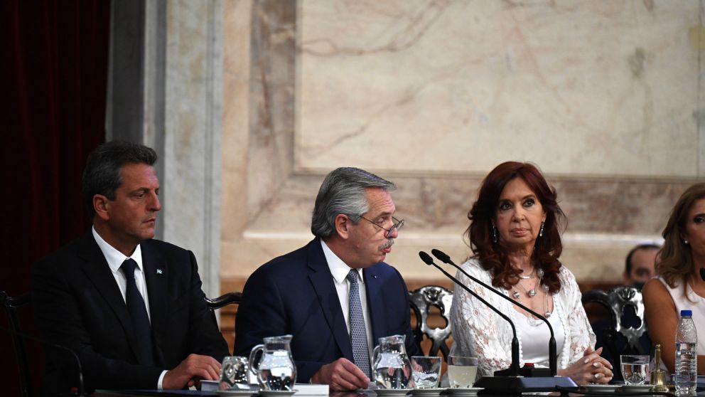 Alberto Fernández llamó modernizar la industria respetando la transición ecológica