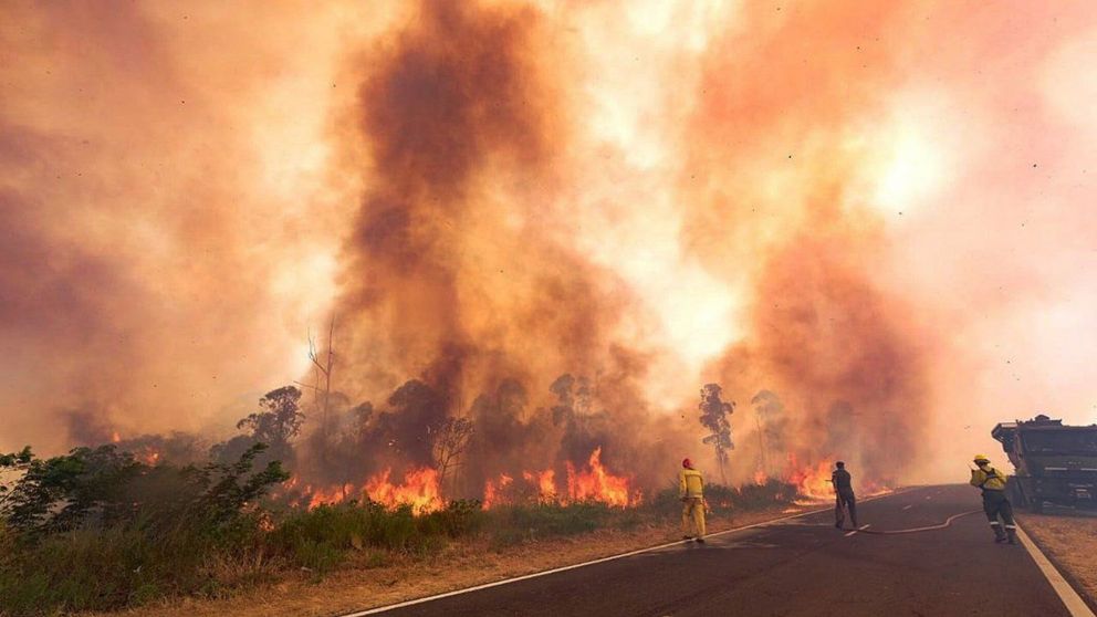 Corrientes continúa con focos de incendios
