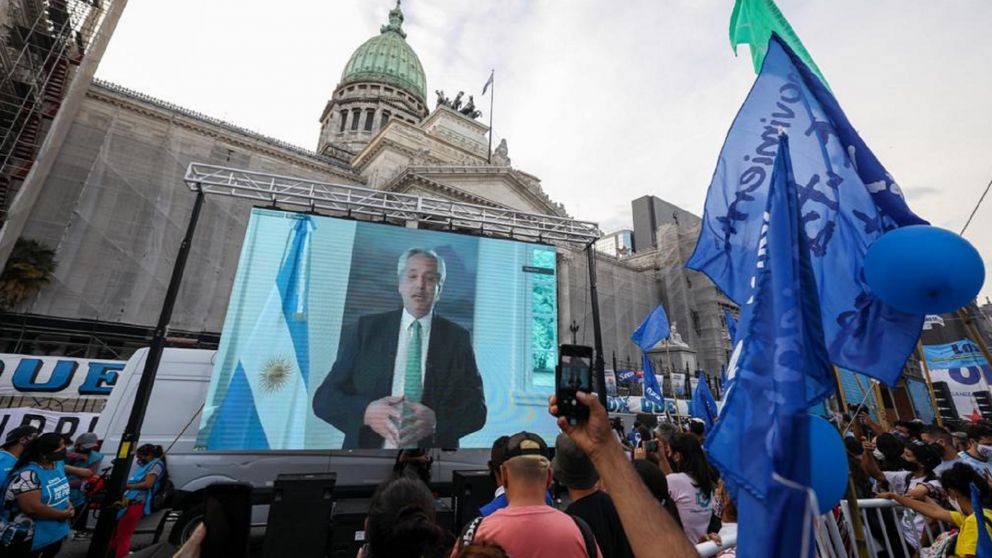 Un año atrás, en 2021, Alberto Fernández anunció que se abría una querella criminal contra quienes tomaron la deuda con el FMI