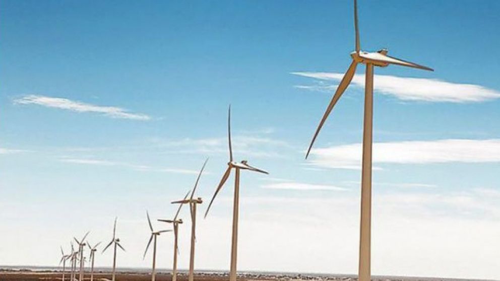 YPF Luz inaugura el Parque Eólico Cañadón León junto a la gobernadora
Alicia Kirchner: produce energía para 130 mil hogares