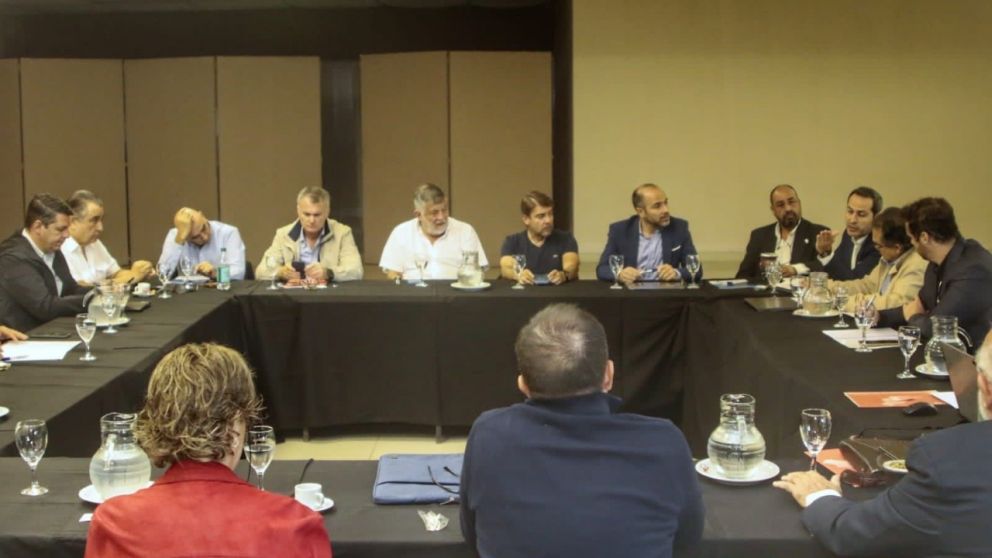 Los presidentes del Uninoa debatieron en Taf� del Valle