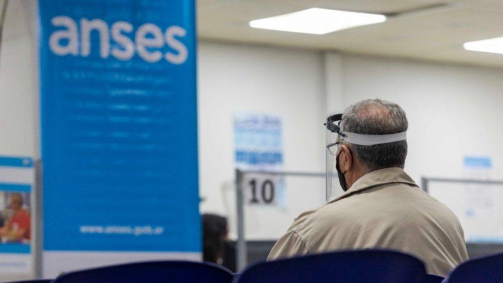 Los bancos buscan evitar aglomeraciones y es por eso que han desarrollado alternativas tecnológicas