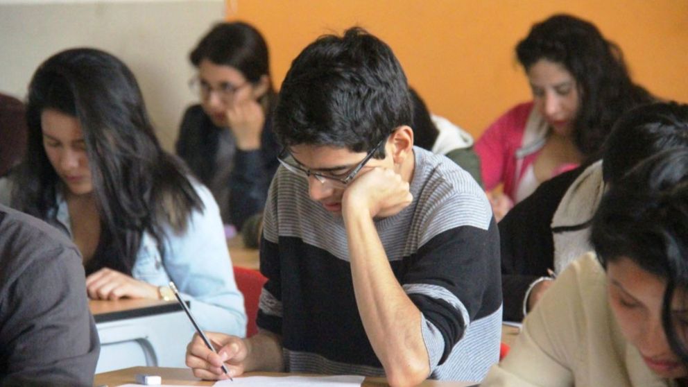 Las becas son solo para estudiantes de carreras estrat�gicas de universidades p�blicas
