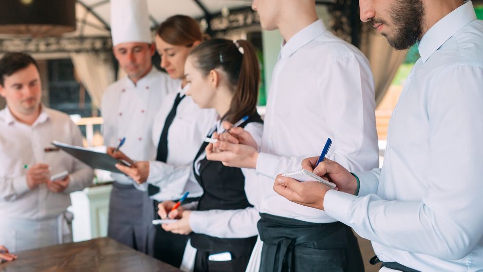 Tostado Café ,Club Green Eat y Tea Connection son algunos de los locales que participan de la incorporación de los trabajadores