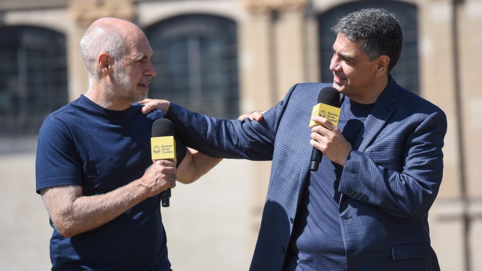 Larreta y Macri criticaron la quita de subsidios a los colectivos