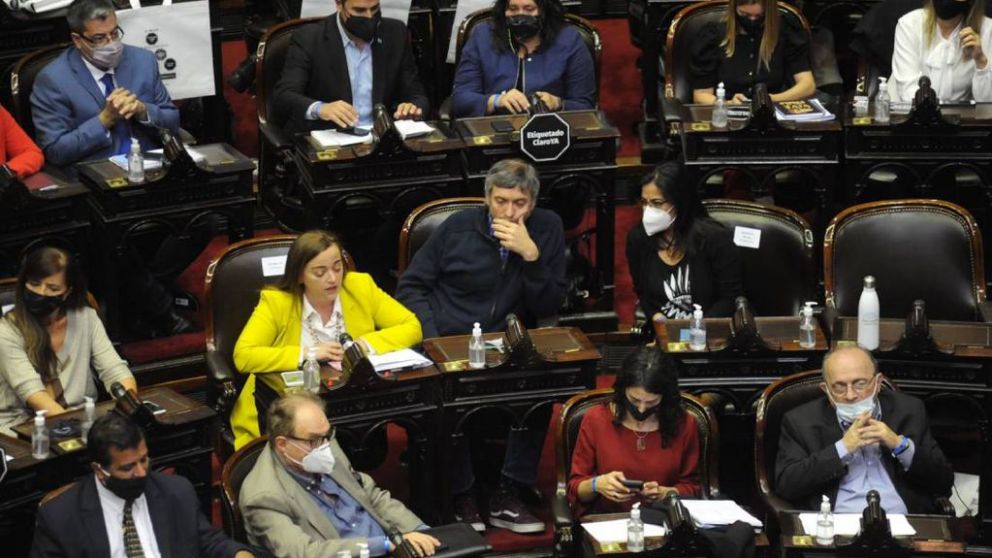 El bloque de diputados del Frente de Todos se reunirá para dirimir diferencias en torno al acuerdo con el FMI