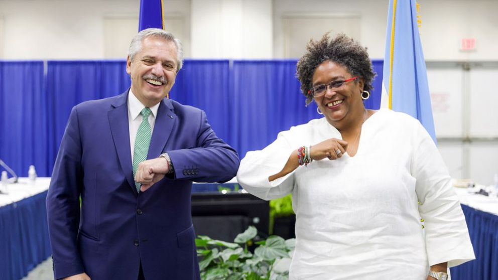 Alberto y la primera ministra de Barbados, M�a Mottley avanzaron en diferentes l�neas de cooperaci�n