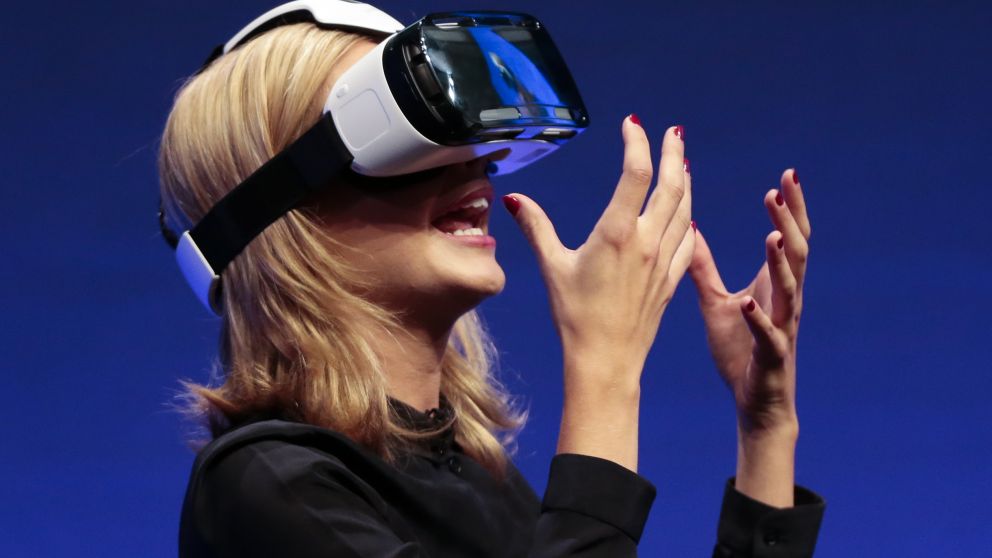 La mujer estaba investigando el metaverso de Facebook