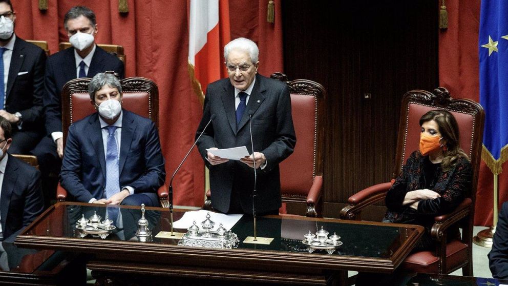 Tras jurar, Mattarella destacó que enfatizó que "la lucha contra el virus no ha terminado".