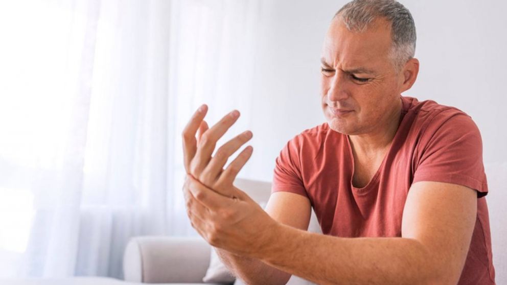 Las personas que más presentan este síntoma son personas de entre 18 y 65 años (87%)