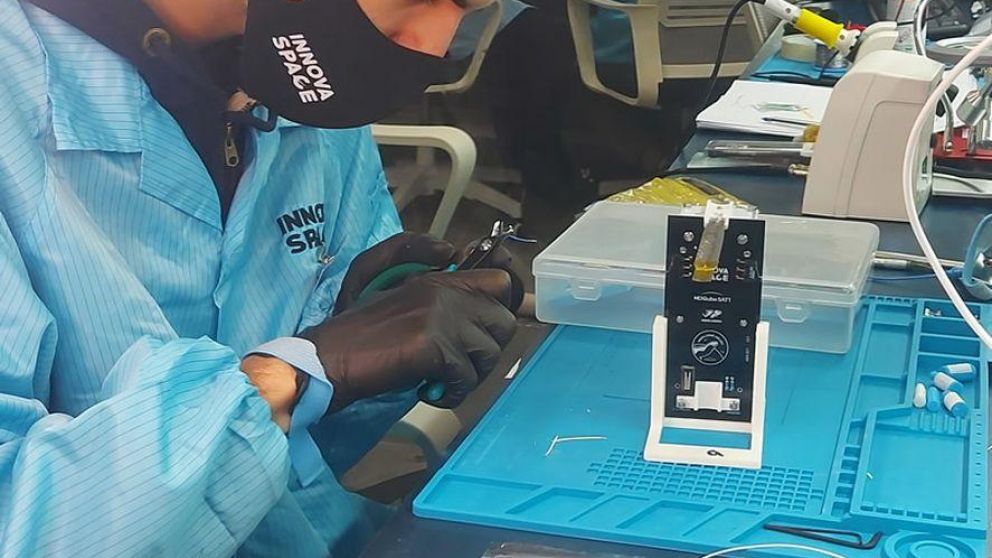 La relación con Space X continúa en plan de lanzar los satélites próximos