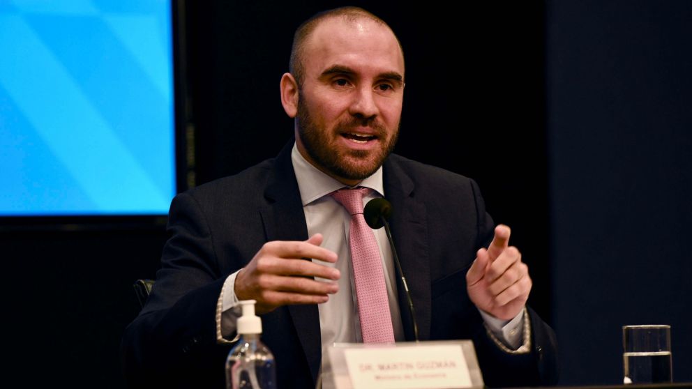 Guzmán anunció el nuevo acuerdo con el FMI