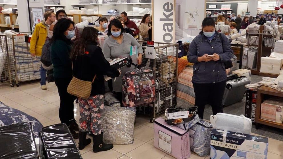 El consumo de los hogares repuntó 7,9%, la mayor cifra desde 1946, e impulsó el crecimiento récord