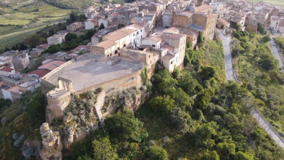 Ofrecen 5.000 euros por vivir en Italia