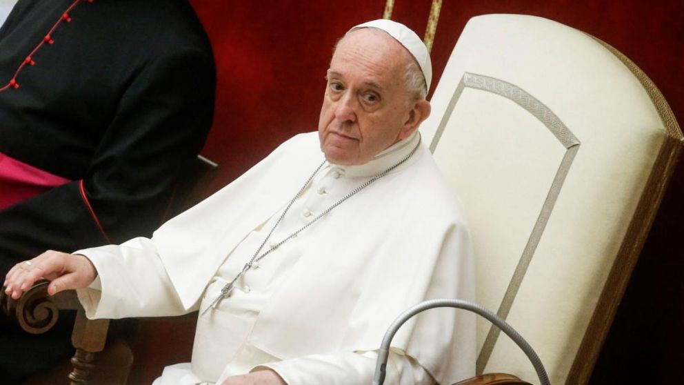 Francisco solicitó que la Iglesia apoye leyes de uniones civiles entre parejas homosexuales