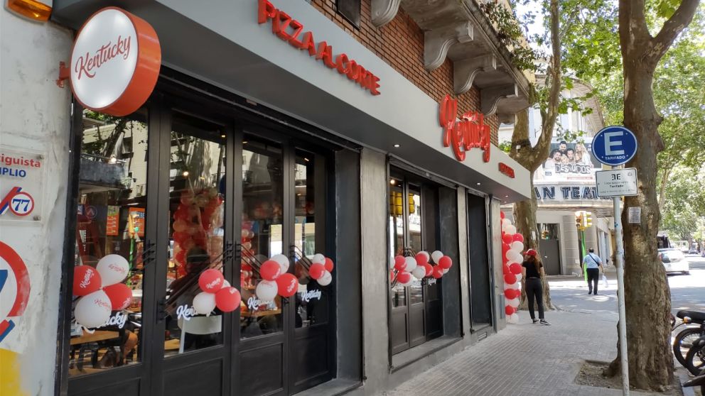 El primer local de la cadena que abrió en Montevideo