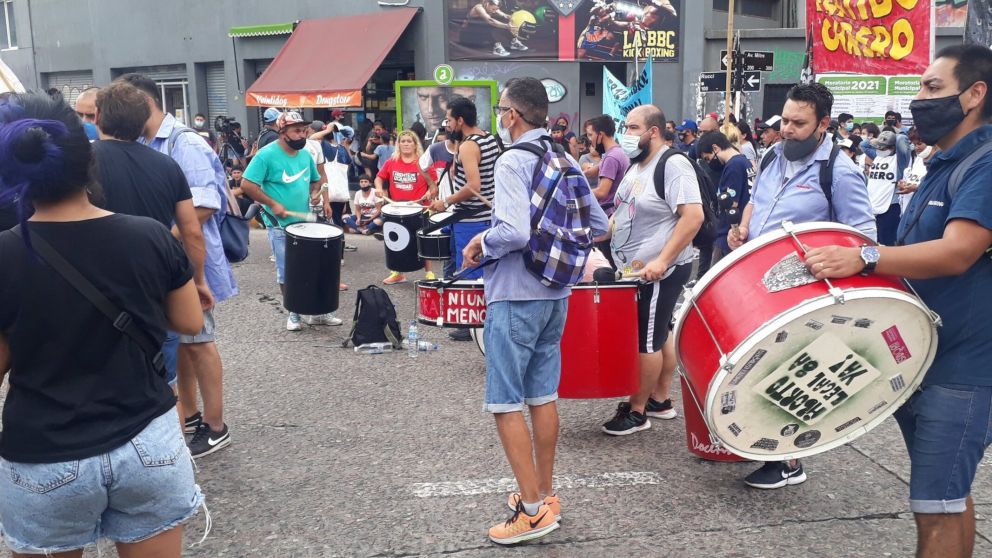 Reclamo por despidos en Garbarino y meses de sueldos impagos