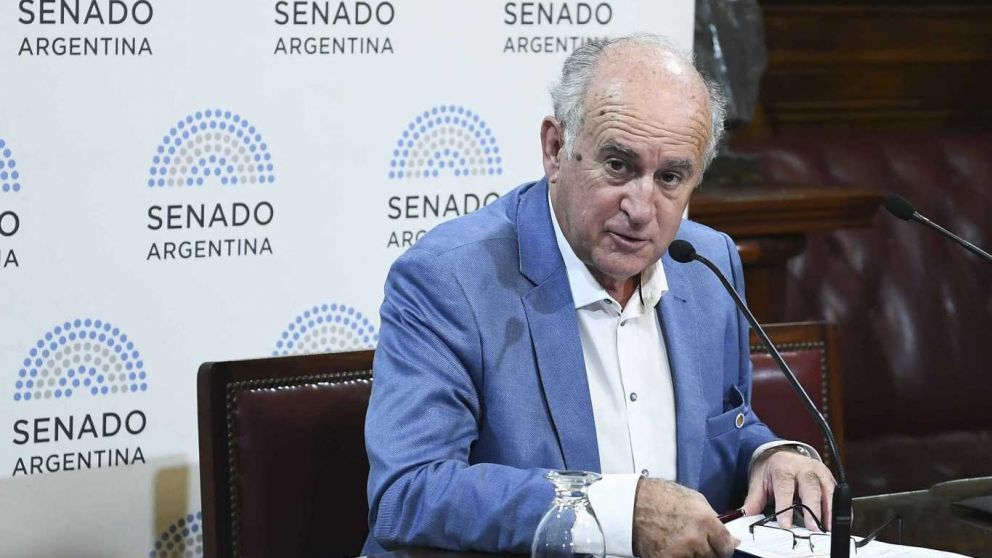 Oscar Parrilli presentó un escrito ante el Tribunal Oral Federal 8, donde se tramita la causa