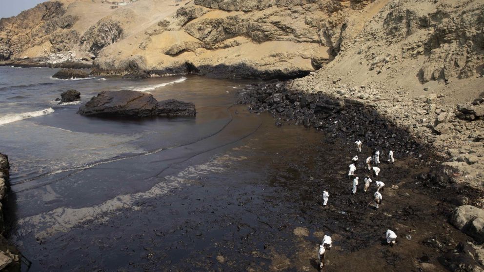 El área de mar contaminado alcanzaría unos 360 millones de metros cuadrados