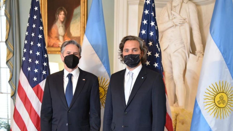 Cafiero y Blinken pedirán a la OEA que se reactiven alertas rojas contra iraníes acusados por atentado a la AMIA