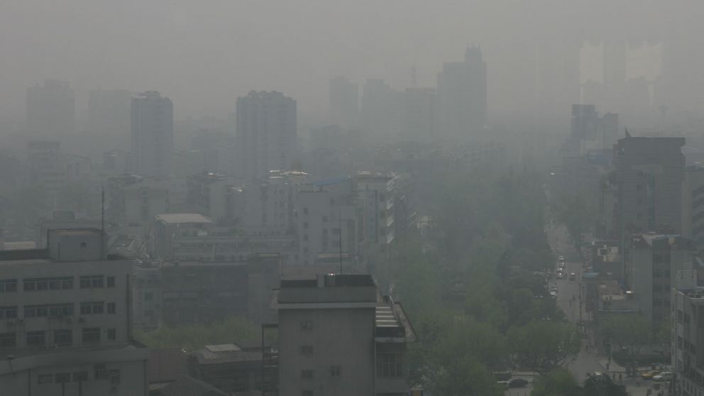 Humo y olor a quemado en las ciudades, ¿de dónde viene?