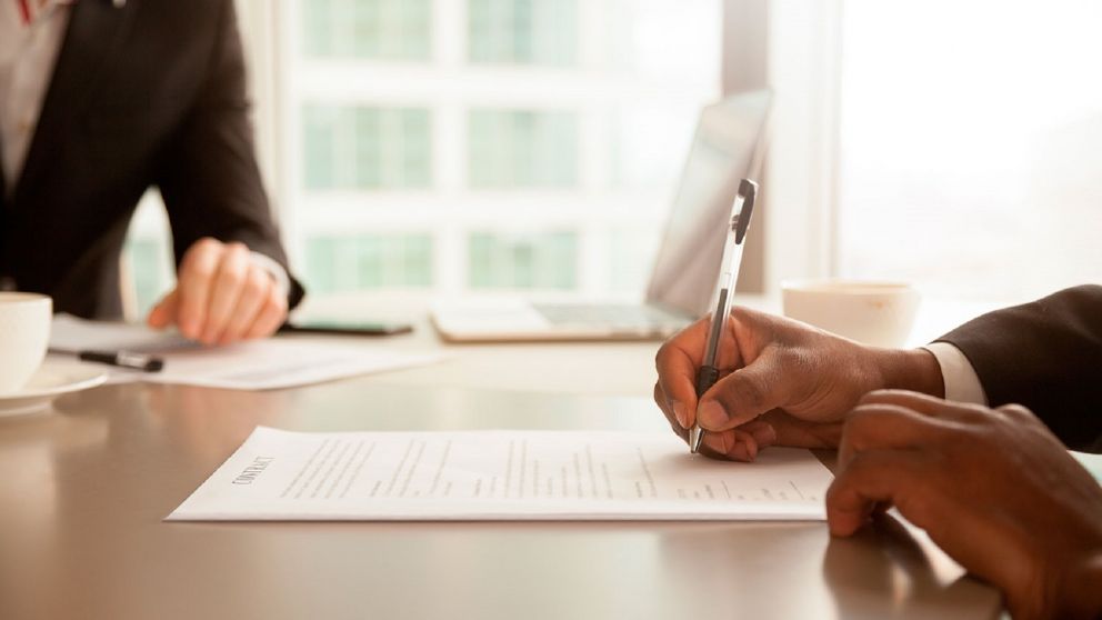 En su convenio 2021 la Asociación Bancaria pactó un 51%, ese núcleo de trabajadores además pecibe otros beneficios