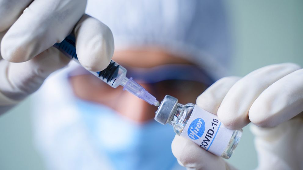 Para Pfizer, dos dosis contra el Covid-19 "no son suficientes para Ómicron"