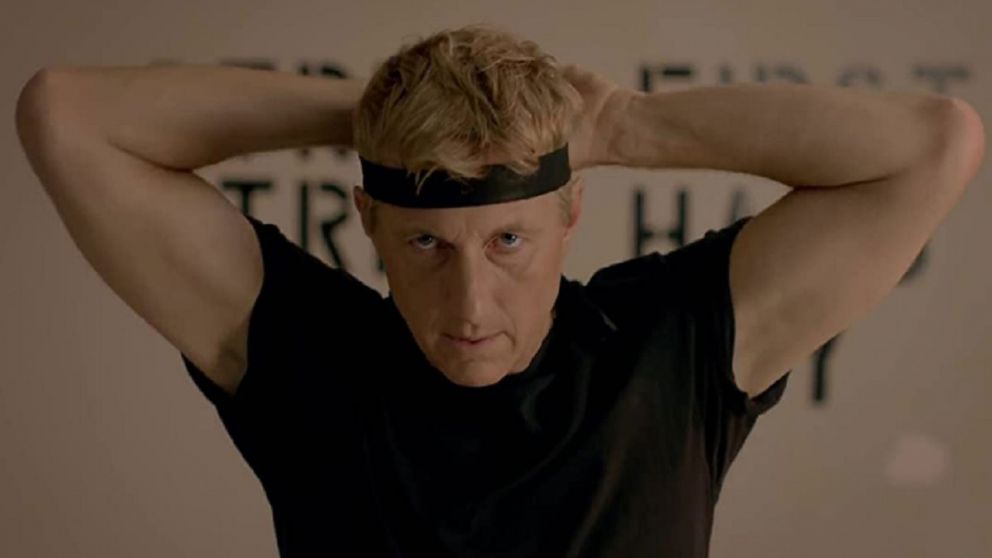 ¿Quién le habla a Johnny Lawrance?