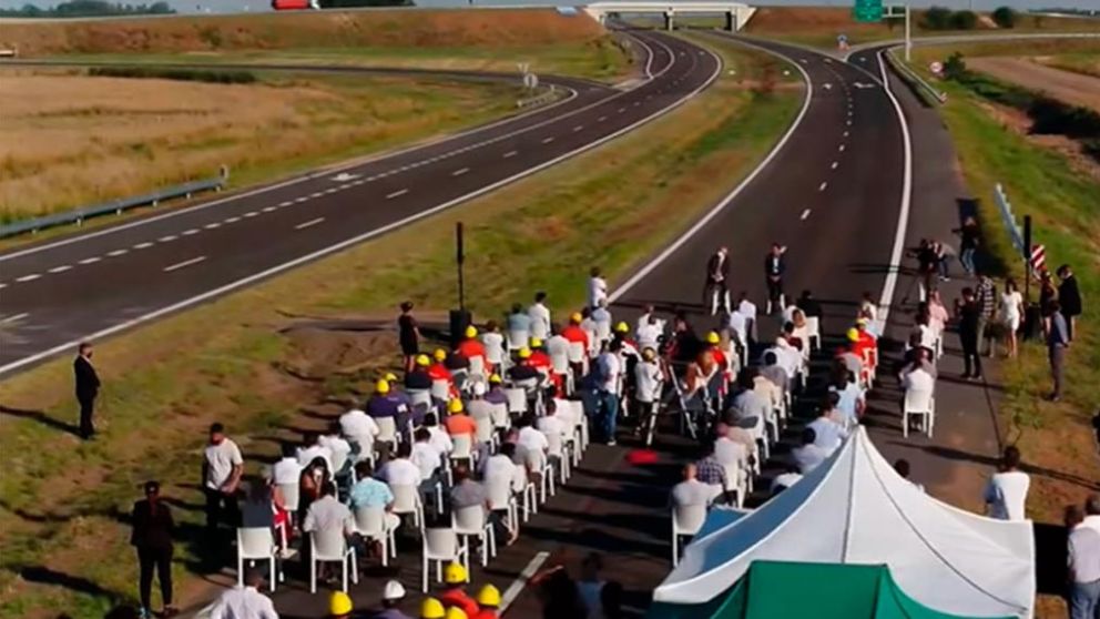Alberto inaugur� en San Antonio de Areco un tramo de la Autopista Ruta Nacional 8