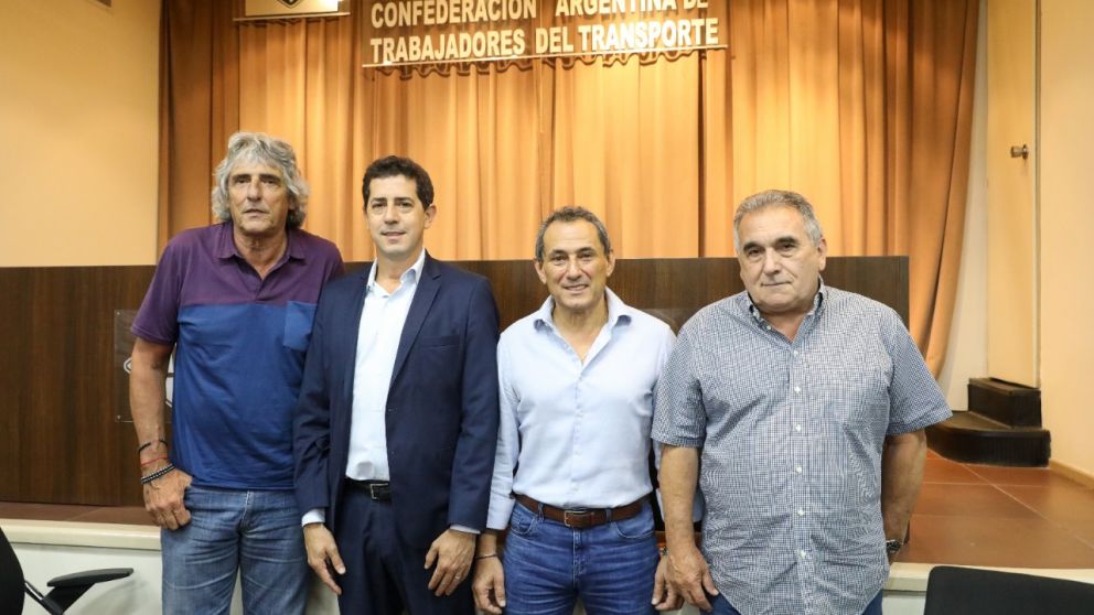 De Pedro y sus anfitriones en la CATT, el ministro mantiene alta consideración entre todos los sectores gremiales