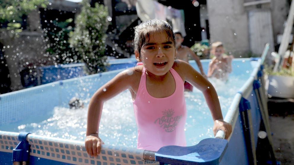 ¿Es peligroso meterse a la pileta después de comer? Uno de los mitos del verano