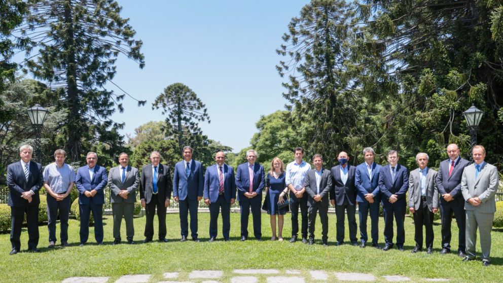 Alberto se comprometió ante los gobernadores peronistas a mantener la obra pública