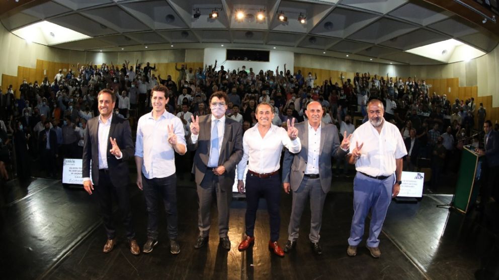 Primera línea del Gobierno y la CGT para acompañar al ferrroviario en su nueva asunción