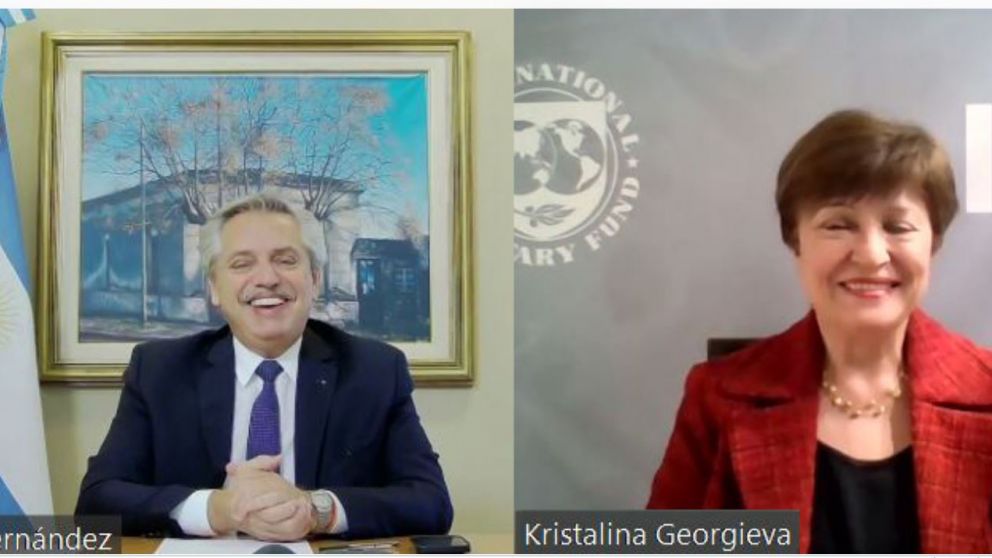 Alberto y Georgieva, con una sonrisa pese al traspi� del Gobierno para lograr la aprobaci�n del Presupuesto 2022