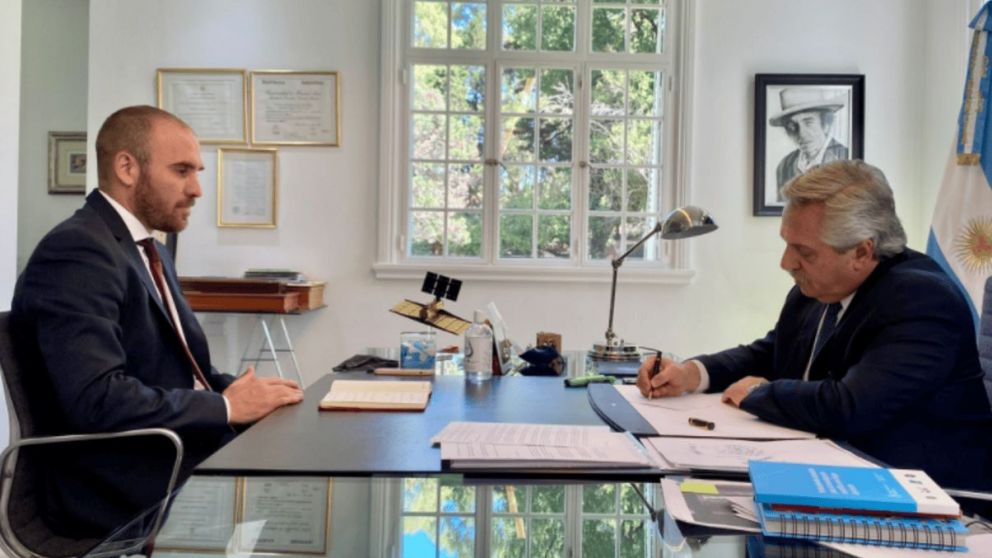 El resultado de la votaci�n fue de 132 votos en contra y 121 a favor