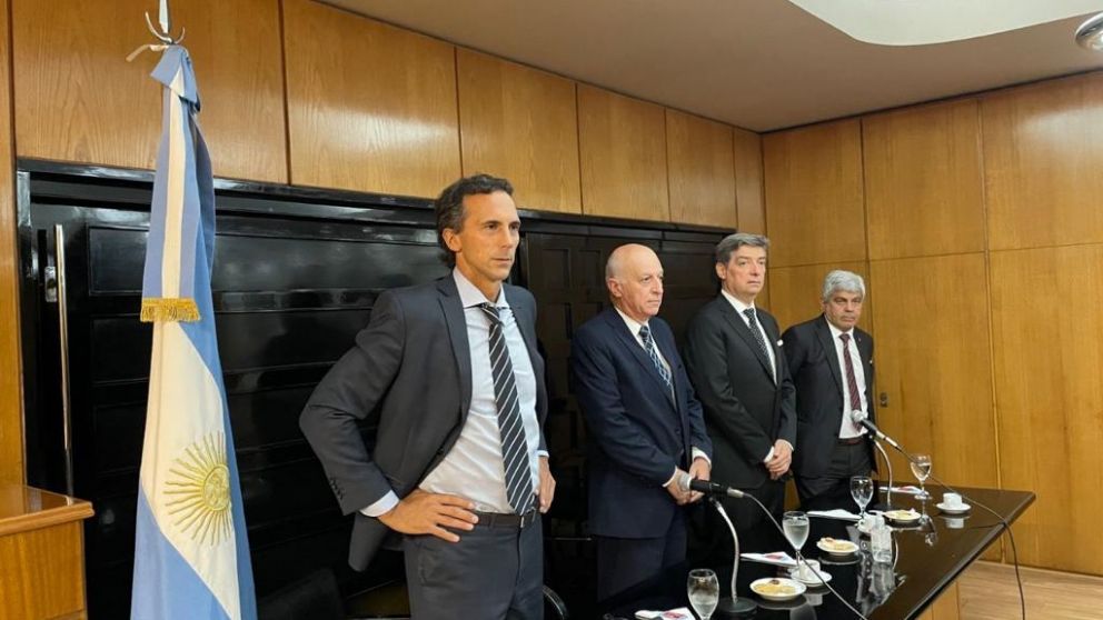 Eduardo Casal, cabeza de los fiscales y Rosatti, titular de la Corte, encabezaron el encuentro