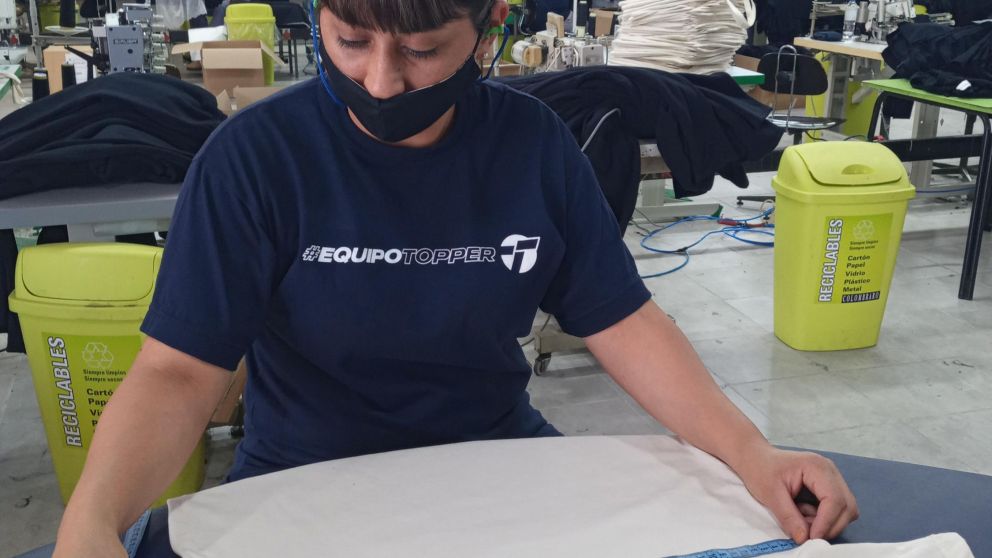 Por primera vez en su historia, Topper fabricará indumentaria deportiva en Argentina