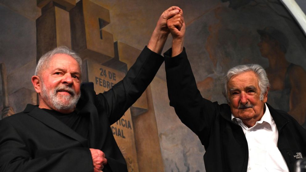 Ambas figuras políticas criticaron las gestiones de Bolsonaro y Macri