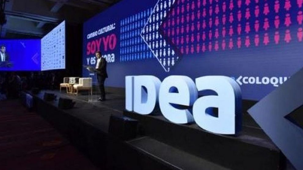 Cada año IDEA realiza su coloquio con personalidades destacadas de la política y el ámbito empresarial