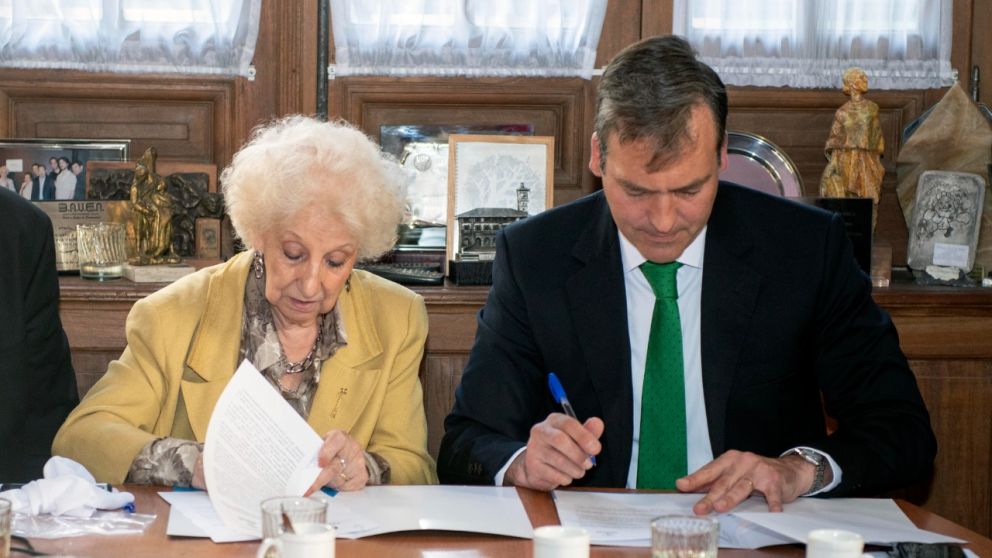 Carlotto y Soria firmaron un convenio para fortalecer el trabajo de memoria, verdad y justicia