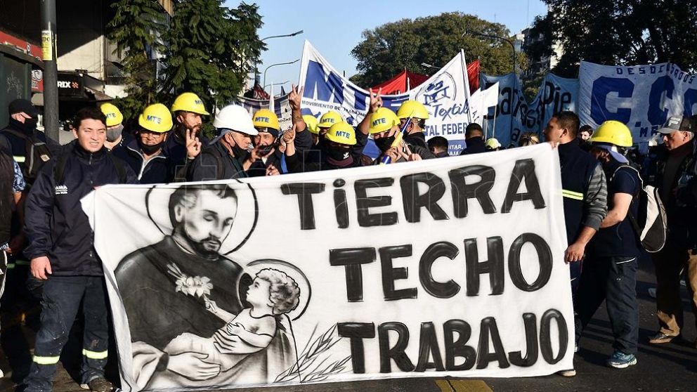 Las organizaciones sociales advierten que vuelven a las calles "porque sin poder popular no hay justicia social"