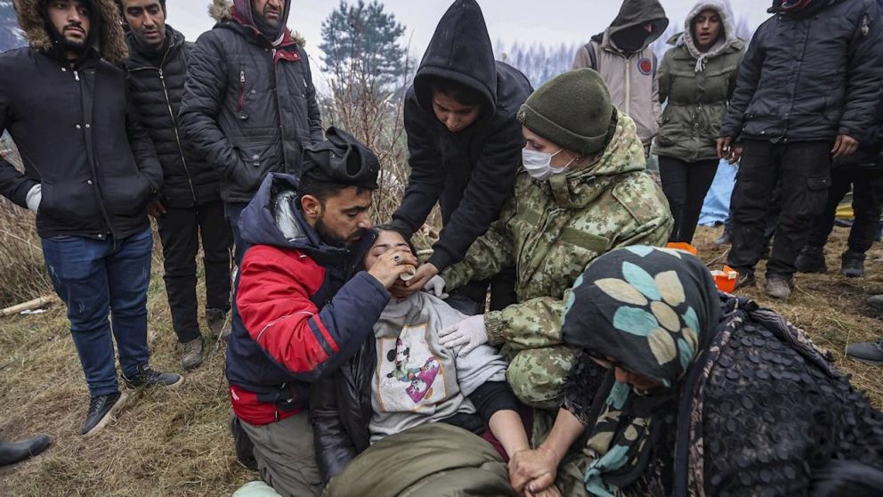 Miles de migrantes de Irak y otros pa�ses de Oriente Medio se congregaron en la frontera bielorruso-polaca a principios de este mes